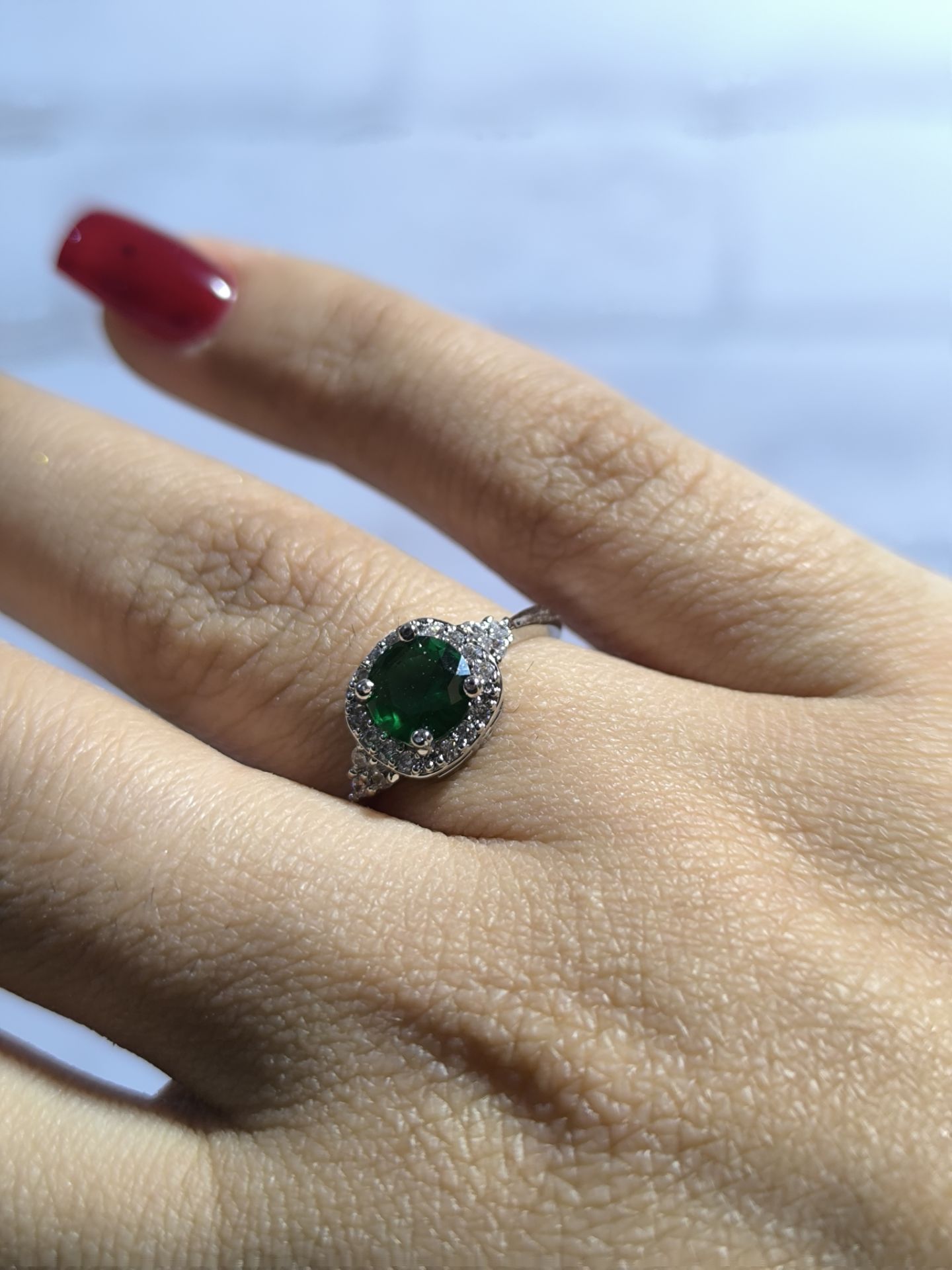 انگشتر نگین سبز