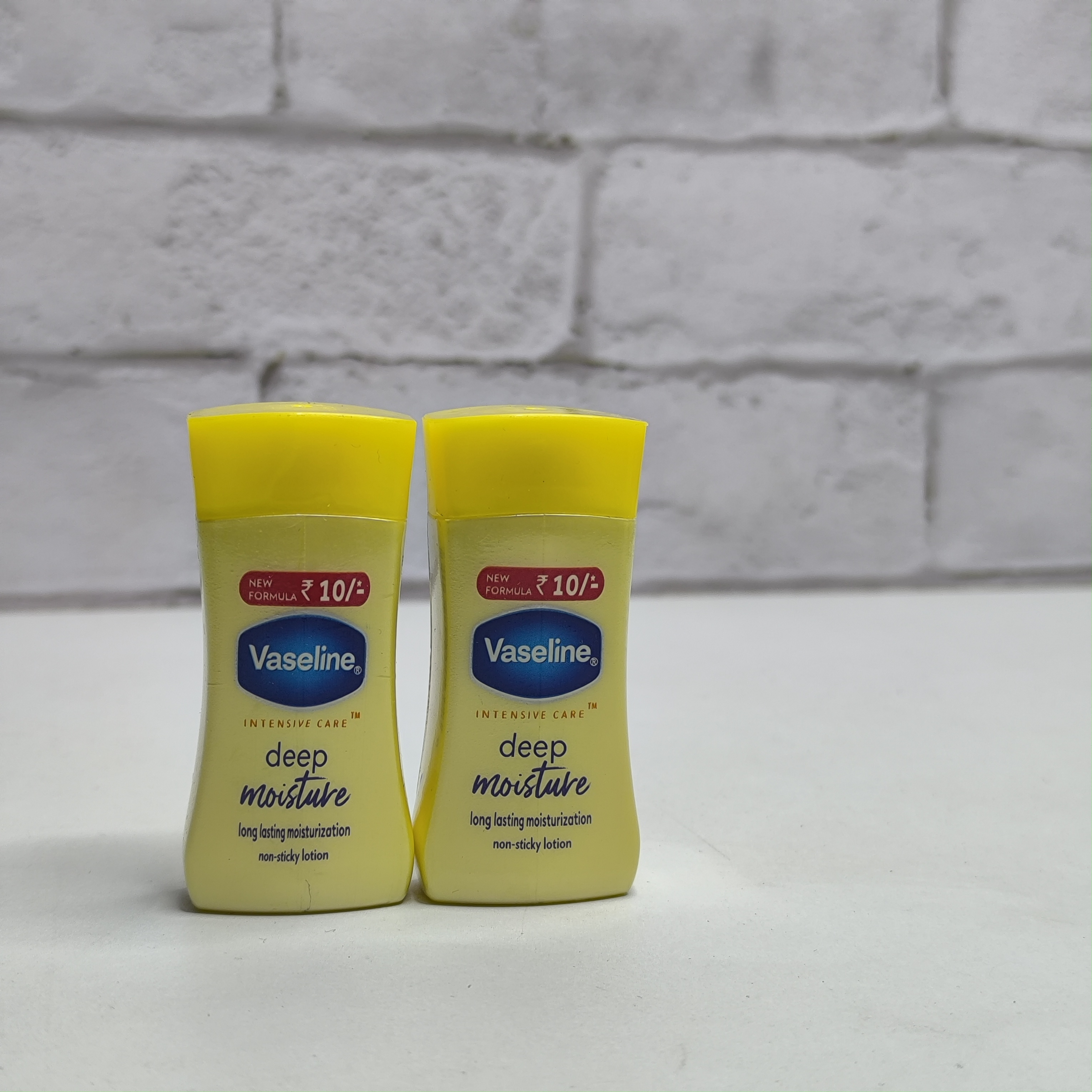 لوسیون مسافرتی مرطوب کننده وازلین دیپ مویسچر 20 میل Vaseline