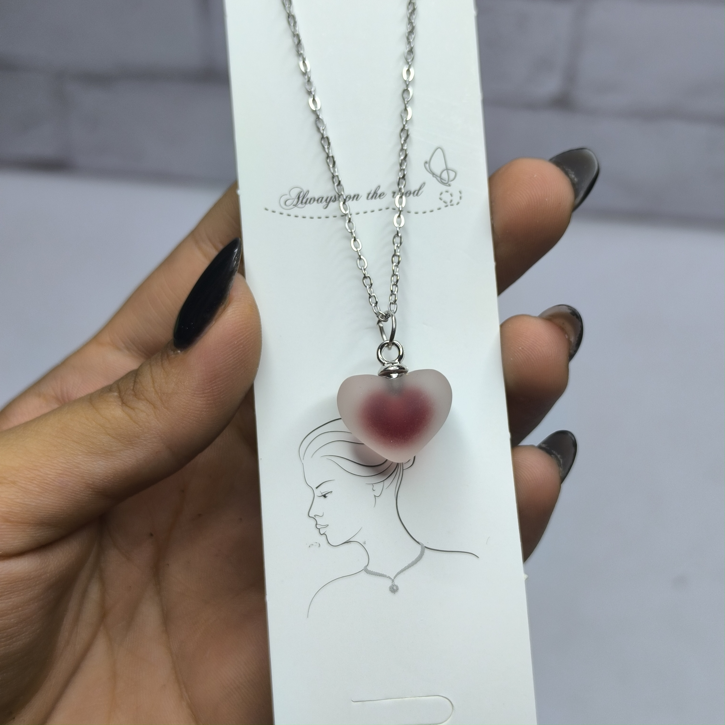 گردنبند قلب قرمز مات