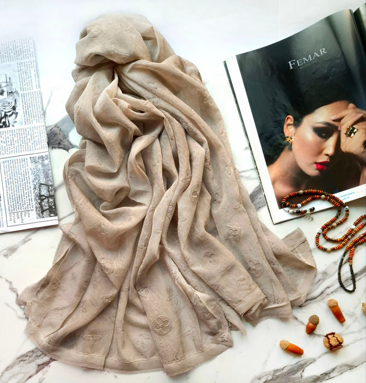 شال حریر ابریشم داغی مجلسی زنانه مدل Lv